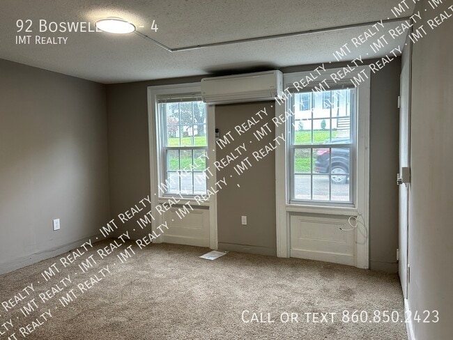 Foto del edificio - 92 Boswell Ave