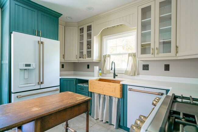 Foto del edificio - Charming 4 Bed, 2/5 Bath East Bench House