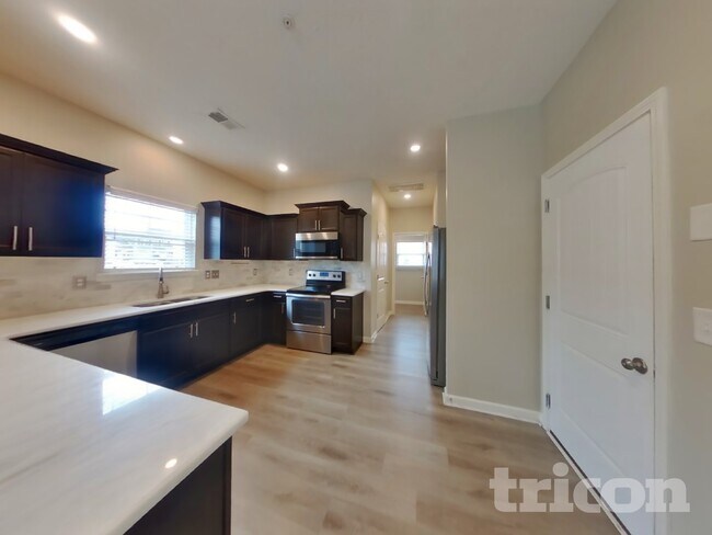 Foto del edificio - 415 Middleton Ln