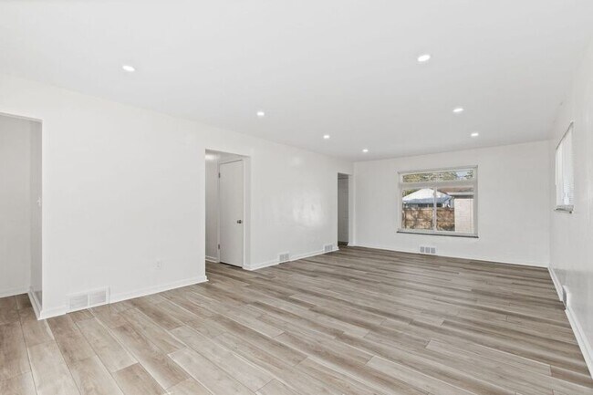 Foto del edificio - 2780 St Joseph Ave