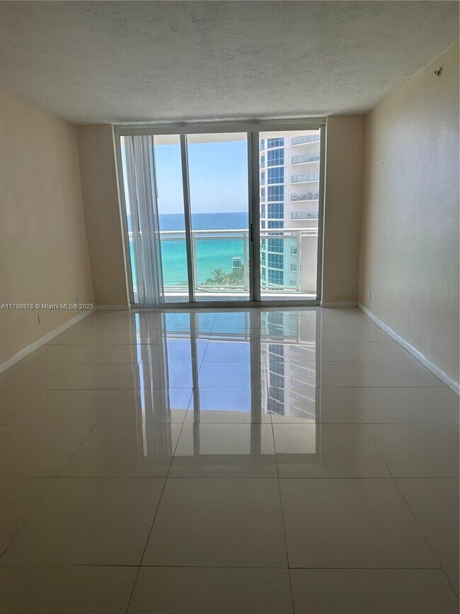 Building Photo - 3001 S Ocean Dr