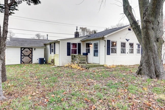 Building Photo - Spacious Family Home Near Schools and Parks in Rock Falls