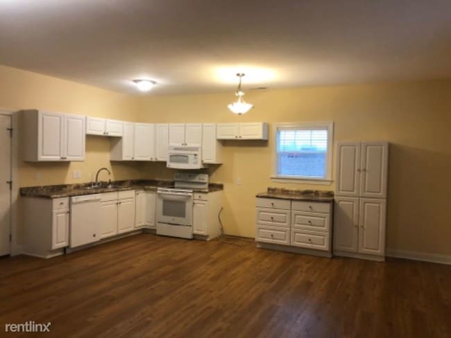 Building Photo - 1 br, 2 bath House - 1585 Guy Rd