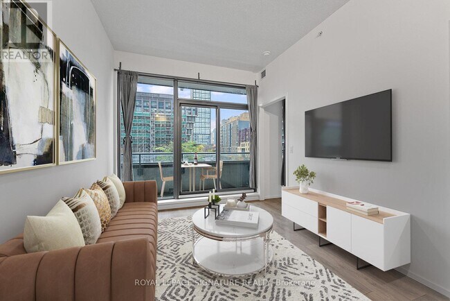 Photo du bâtiment - 159 Dundas St E