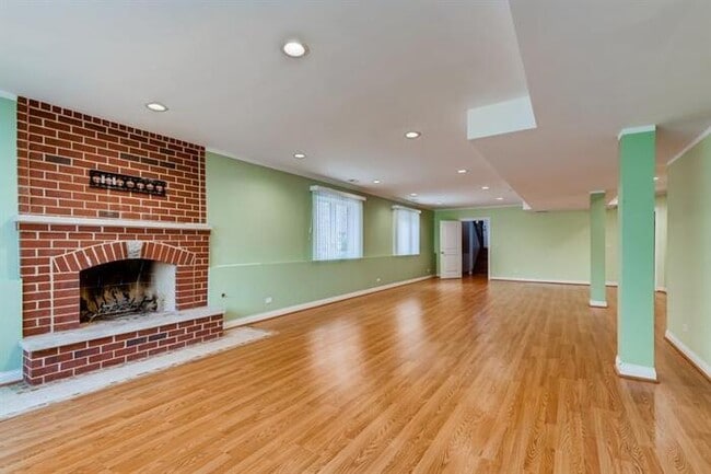 Building Photo - 8629 S McVicker Ave, Burbank, IL, 60638