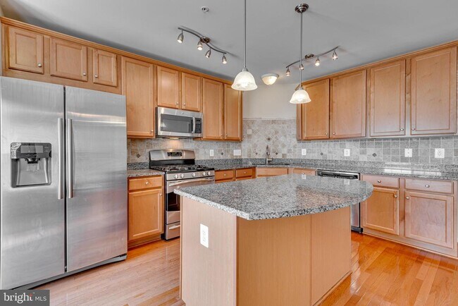 Building Photo - 42589 Cardinal Trace Terrace