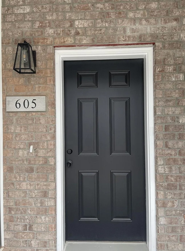 Photo - 1145 Appian Crossing Way House