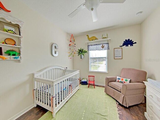 Building Photo - Gorgeous 3 bedroom, 2½ bath, 2 STORY townhome