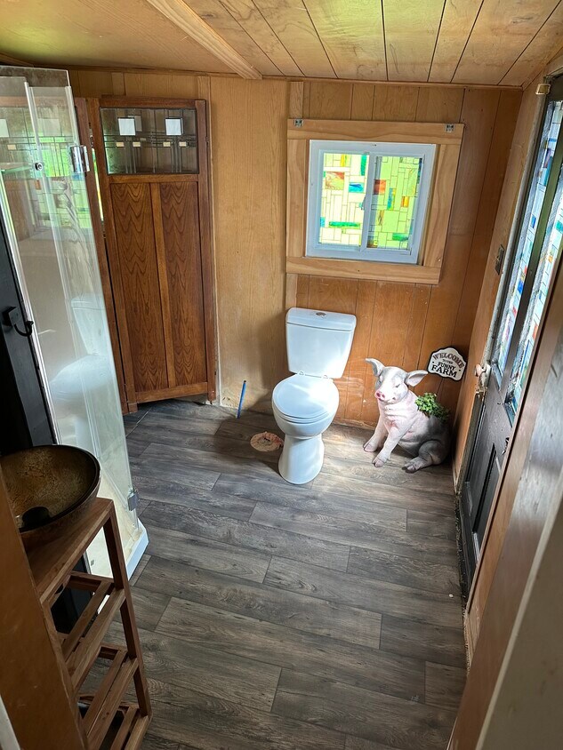 Baño 1 - 1126 River Rd