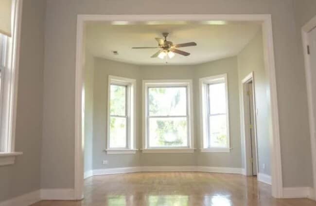 Living room - 4245 W Monroe St