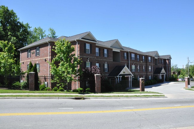 Building Photo - University Heights