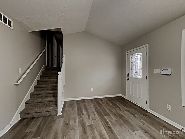 Foto del edificio - 476 Hale Haven Dr