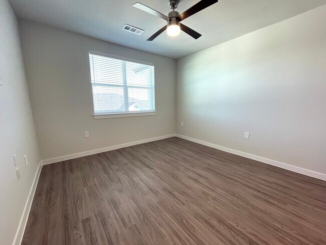 Foto del edificio - 5901 Co Rd 277