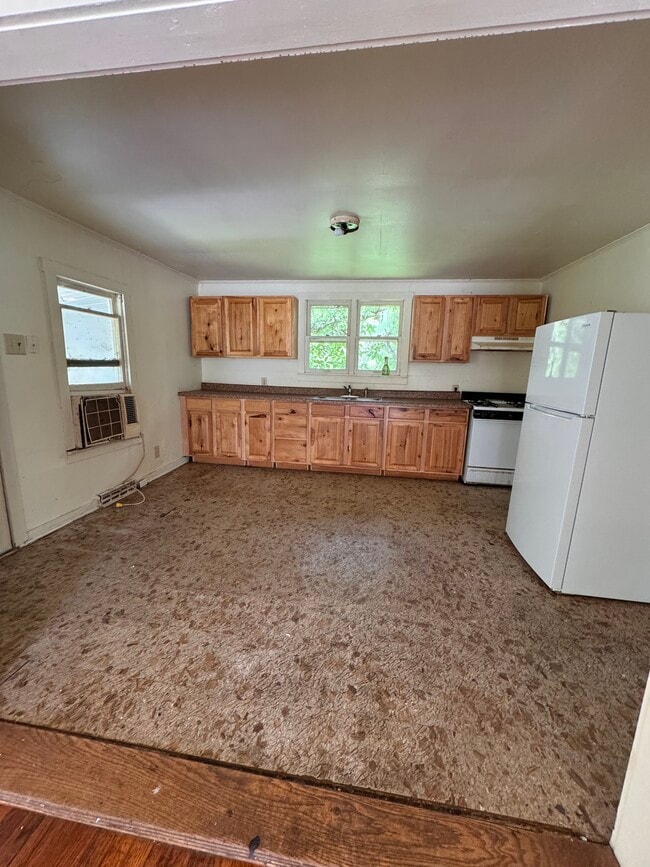Building Photo - 83 Wides Rd