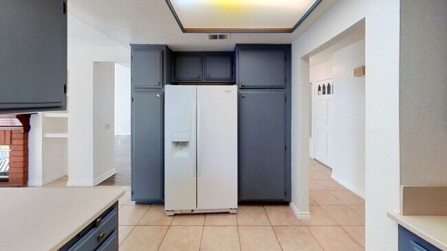 Foto del edificio - Price Reduction!! Newly Painted 3 Bedroom ...