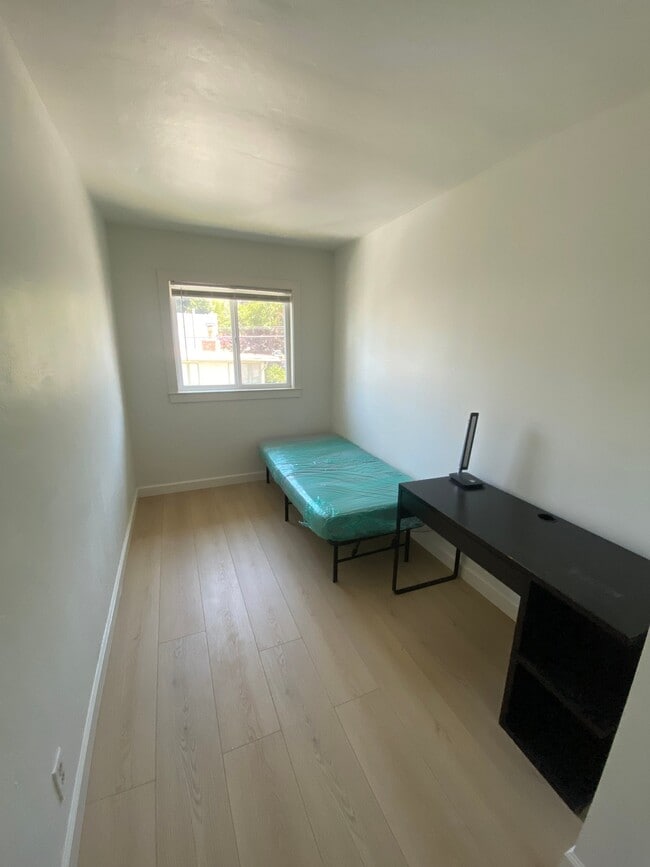 Foto del edificio - 2480 Virginia St