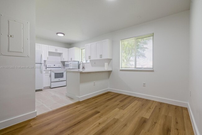 Foto del edificio - 990 NE 33rd Terrace