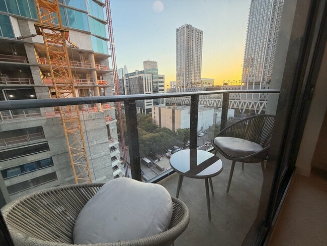 Building Photo - 11 NE 6th St