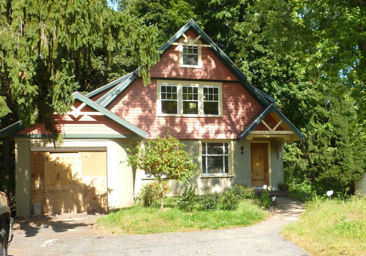 Primary Photo - 9 Taft St