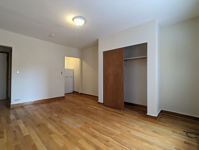 Foto del edificio - 540 W Wellington Ave