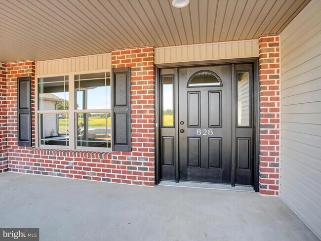 Foto del edificio - 828 Shadyside Dr