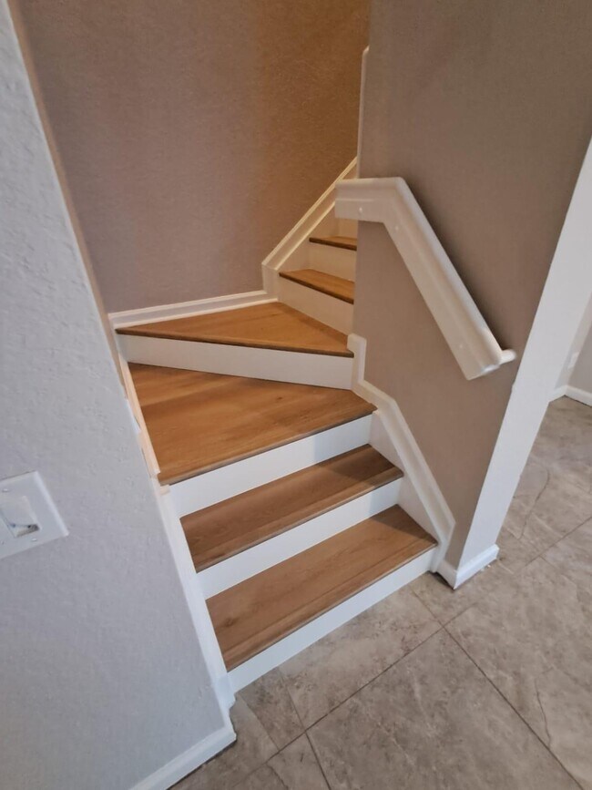 Foto del edificio - 3039 Laurel Ridge Cir