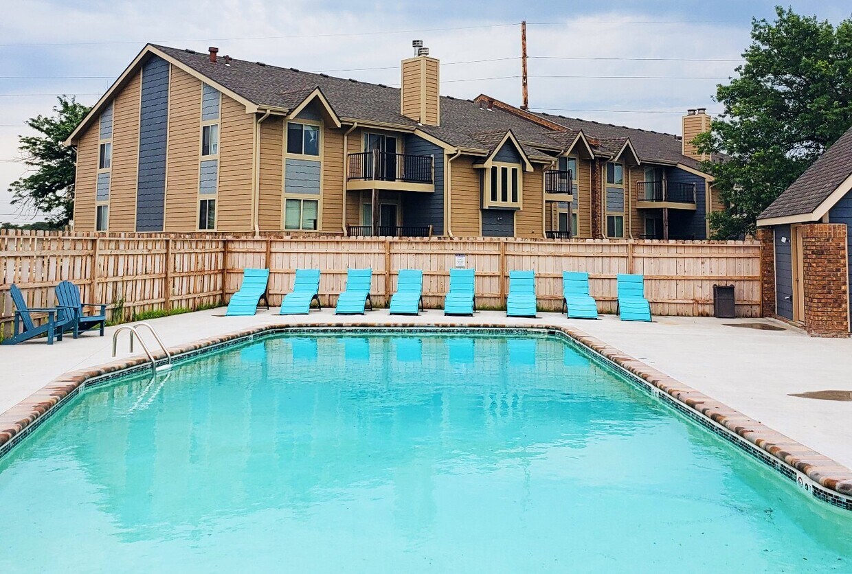 The Landing at Woodlawn Tower 2029 N Woodlawn Blvd Wichita, KS