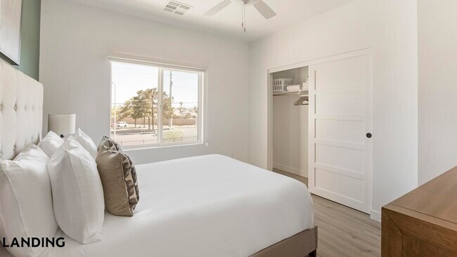 Foto del edificio - 2555 N Rancho Dr