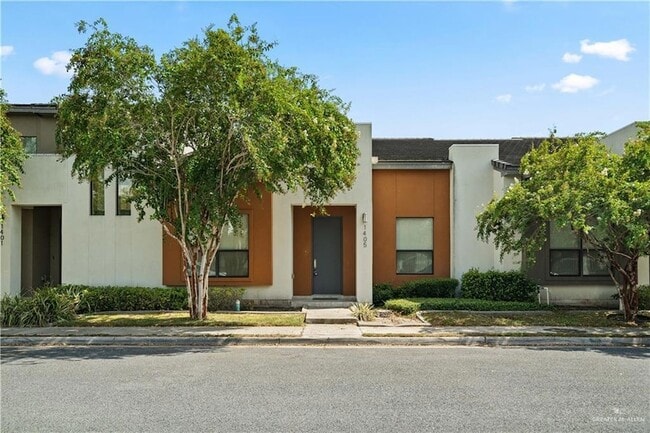 Building Photo - 1405 Ozark Ave