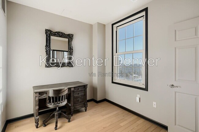 Building Photo - 475 W 12th Ave