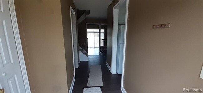 Foto del edificio - 5089 Buckingham Pl Dr