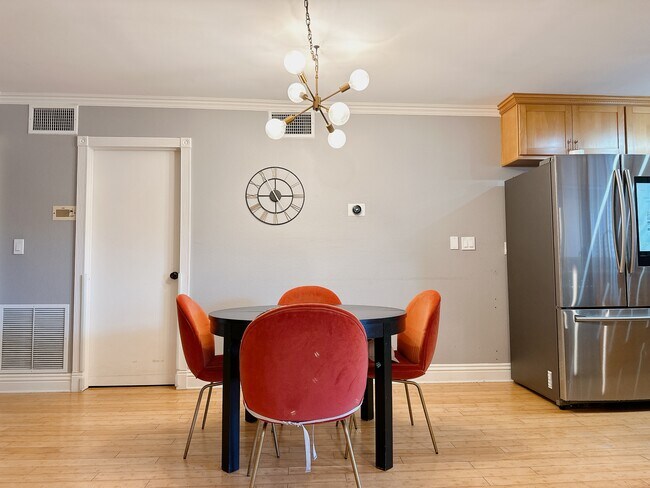 Foto del edificio - 540 N Croft Ave