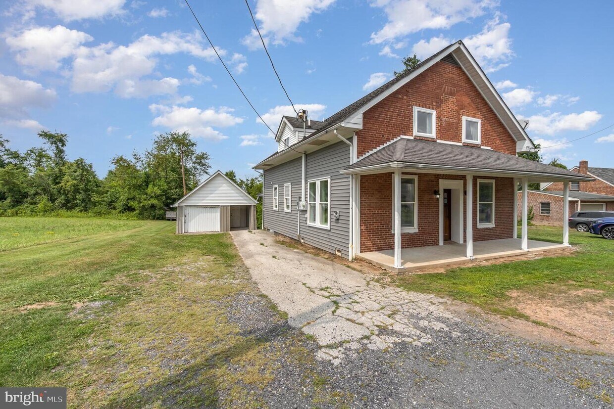 Primary Photo - 21 Zeigler Mill Rd