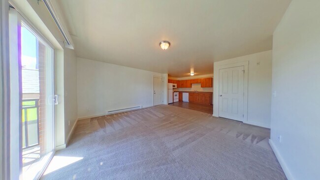 Building Photo - Centrally Located Second Floor 2b w/ Private Deck! Close to MSU & Downtown