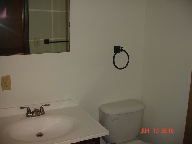 Building Photo - 23 High Dr