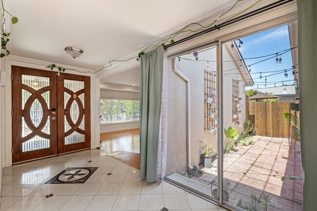 Foto del edificio - Private Oasis with a new price