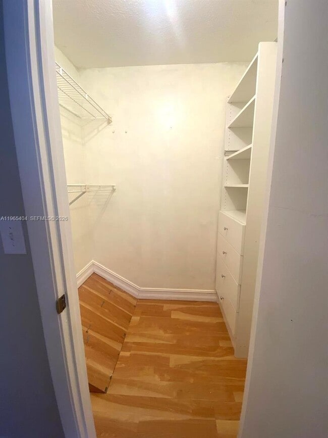 Foto del edificio - 4601 Pier Dr