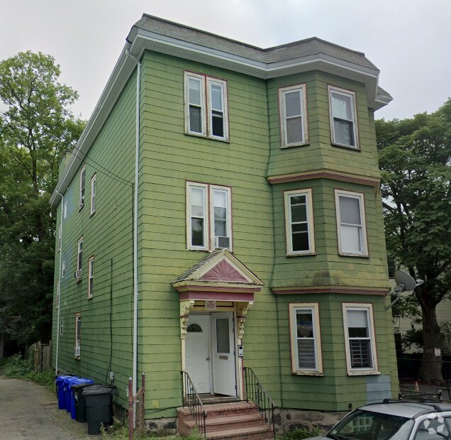 Building Photo - 14 Schiller St