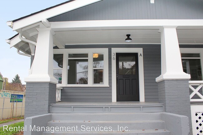 Foto del edificio - 4 br, 1.5 bath House - 36 NE Beech St # A