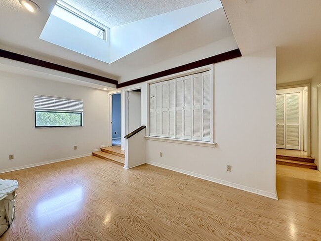 Building Photo - 4405 W Fair Oaks Ave