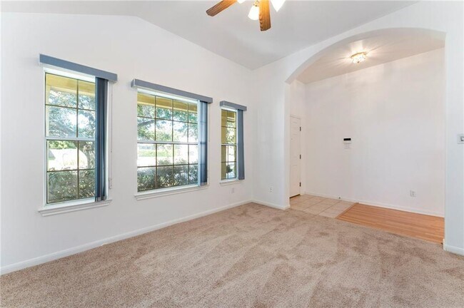 Building Photo - 151 Primrose Blvd