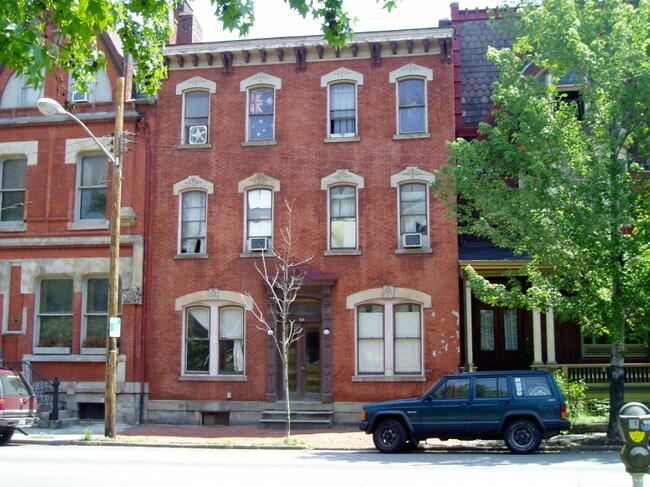 Foto del edificio - 908 Cedar Ave