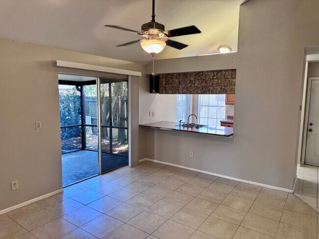 Foto del edificio - 2/2 Townhome Located in Palm Harbor WITH G...