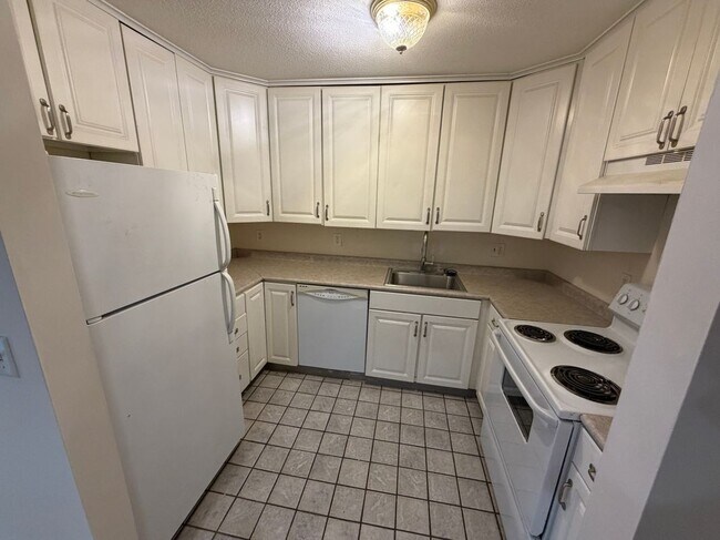 Foto del edificio - 565 Talcottville Rd