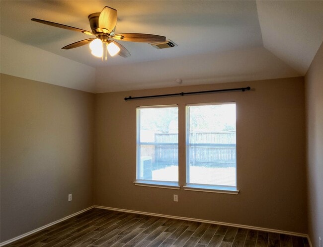 Foto del edificio - 2734 Trinity Glen Ln