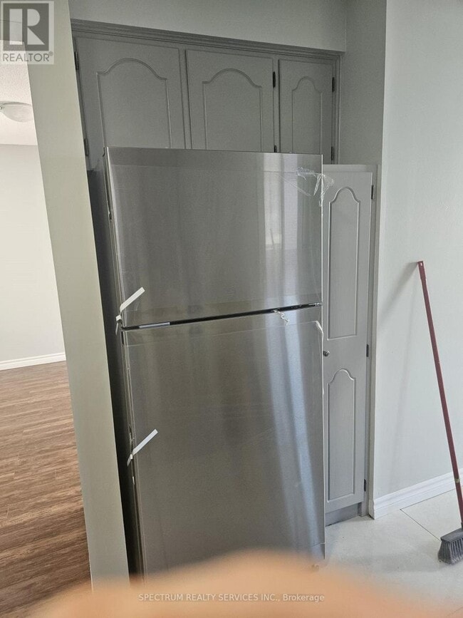 Building Photo - 125 Albany Dr