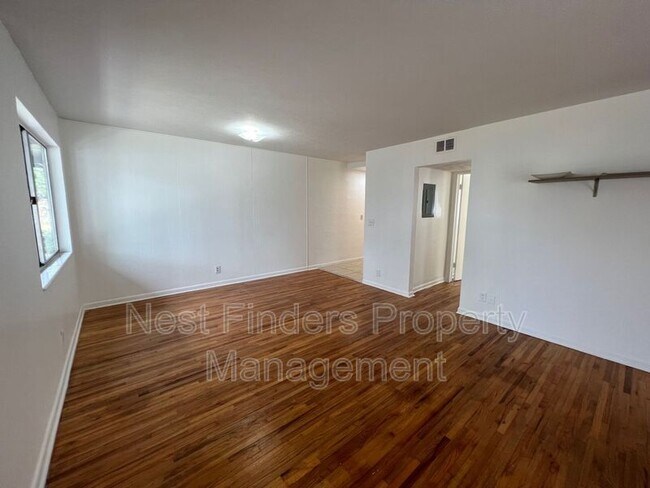 Building Photo - 1229 Willow Branch Ave