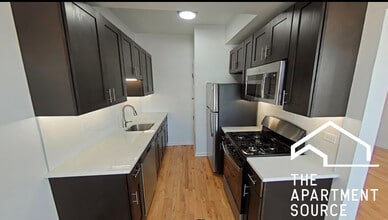 Building Photo - 1555 N Mohawk St