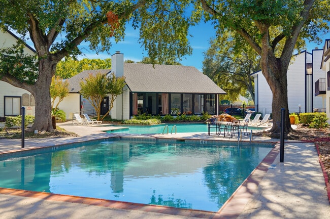 Foto del edificio - Woodtrail Apartment Homes