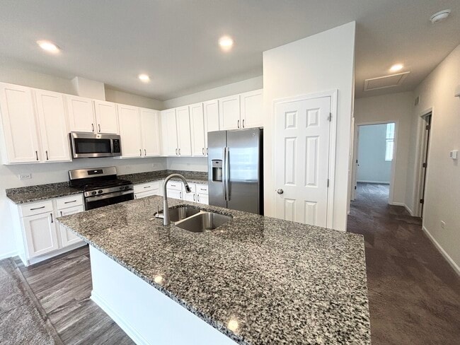 Building Photo - 4181 Chelsea Mnr Cir